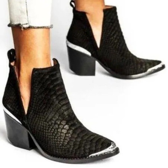 Jeffrey Campbell Shoes - Jeffrey Campbell Cromwell Booties 9 Black Cut Out Slip On Ankle Boot Etched
